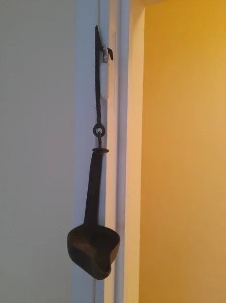 Ancienne louche décorative à suspendre en métal - Décoration - Saint-Satur (18300)