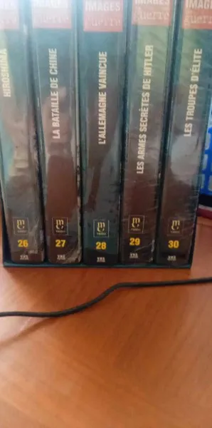 Coffret vhs " images de la guerre 39/45 " - photo 2