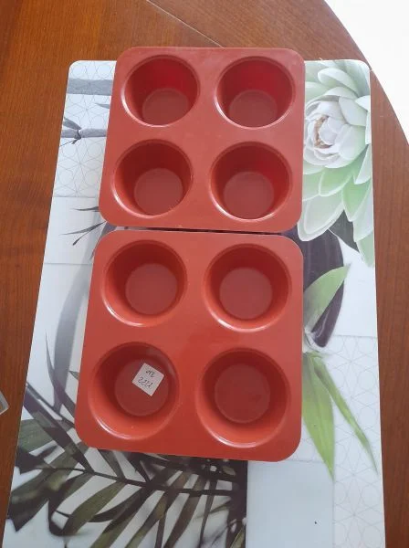 Lot 2 moules en silicones à muffin - Collection - Saint-Satur (18300)