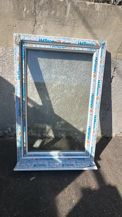 Fenêtre pvc blanc un vantail Haut 1430 / Larg 970 - Bricolage