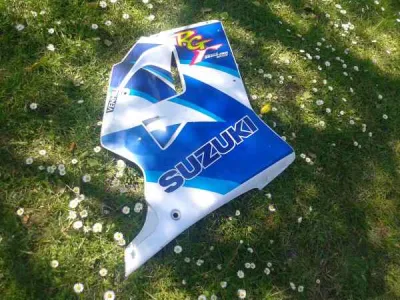 Flanc carénage droit suzuki 125 rgv 1992 - photo 2