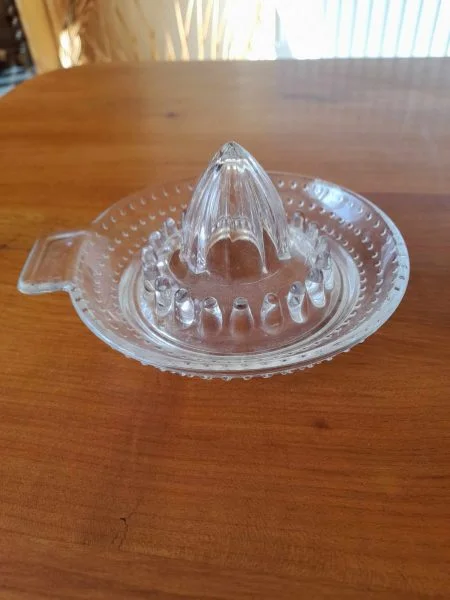 Presse agrume en verre - Collection - Saint-Satur (18300)