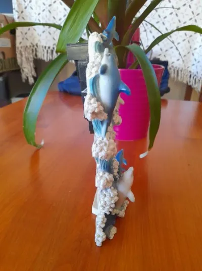 Pendule de table en céramique avec dauphin - photo 3