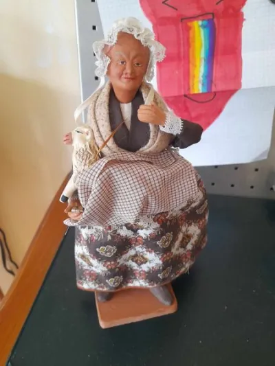 Veritable santon en argile - la bergère - photo 4