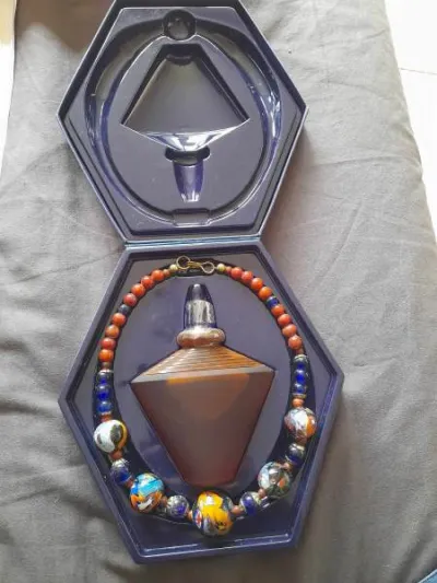 Coffret eau de toilette et collier 8 e jour - photo 3