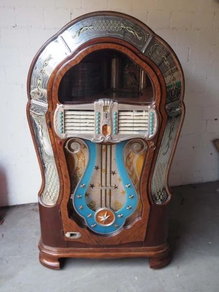 Juke-Box Wurtlizer 1080 - Collection - L'Aigle (61300)