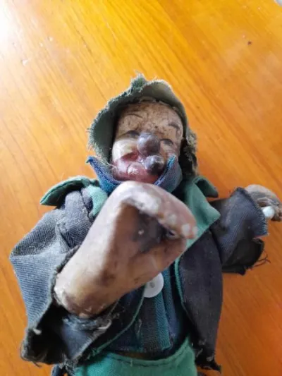 Petite figurine clochard en porcelaine - photo 3