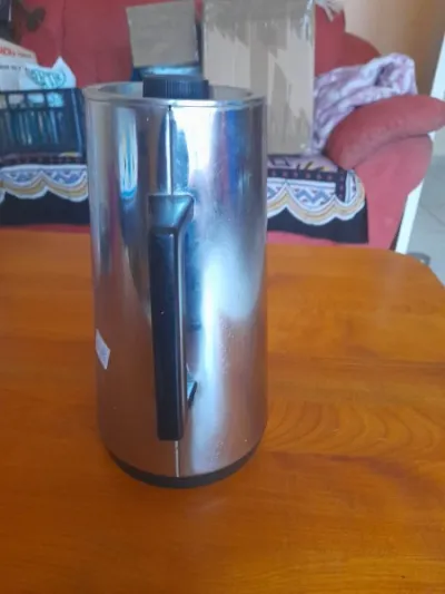 Ancien pichet isotherme à café en métal - photo 2