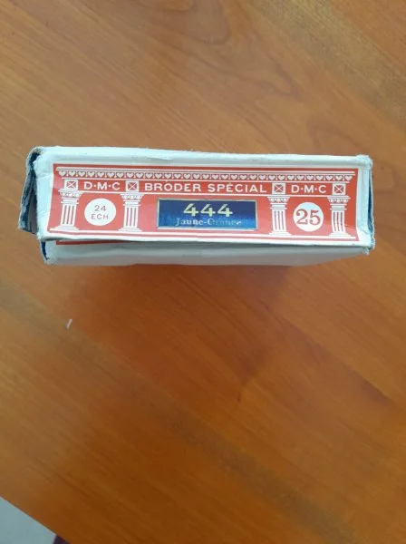 1 boite de 23 échantillon fils à broderie dmc - Vins & Gastronomie - Saint-Satur (18300)