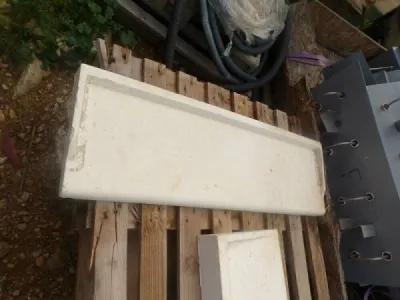 Appui de fenêtre monobloc en béton gris - Bricolage