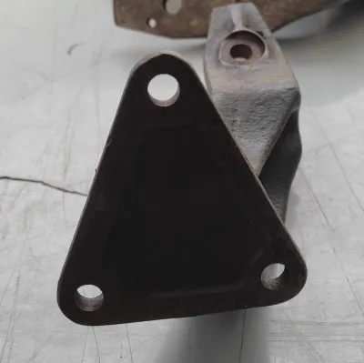 Support moteur droit pour Alfa Romeo Montreal - photo 3