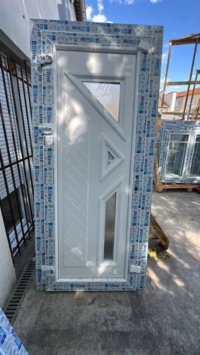 Porte d’entrée pvc blanc Haut 2120/ Larg 860 - Bricolage