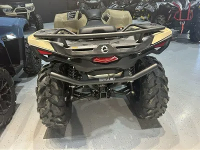 Vente/enchère de Can-Am Outlander neufs, scooters, - Motos & Scooters - Bordeaux (33100)
