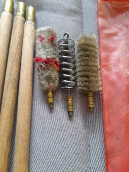 Ancien nécessaire de nettoyage pour fusil - Vins & Gastronomie - Saint-Satur (18300)