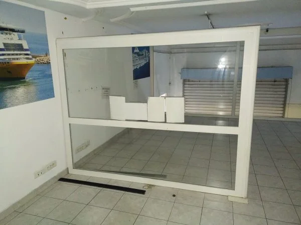 Cloison de séparation mobile vitrée pvc plexiglass - Bricolage - Montpellier (34000)