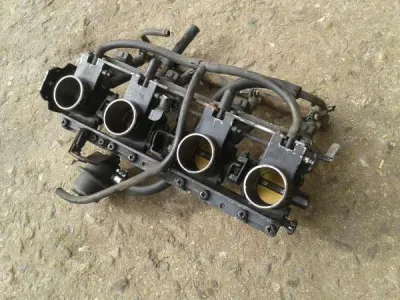 Rampe injection kawasaki 1100 gpz zx 1983 - photo 2