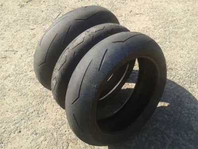 Pneu slick pirrelli diablo 180/55/zr17 - Équipements Moto - Verberie (60410)