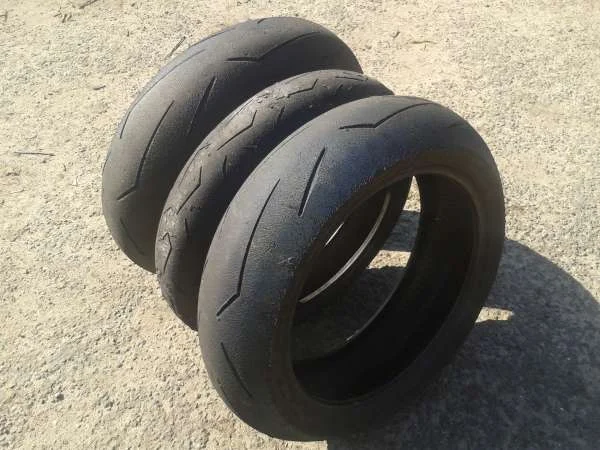 Pneu slick pirrelli diablo 180/55/zr17 - Équipements Moto - Verberie (60410)