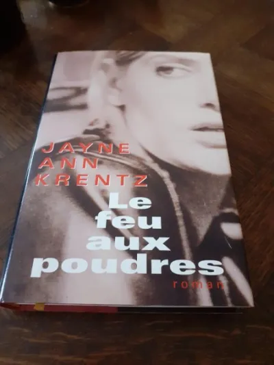 Livre jayne ann krentz "le feu aux poudres " - Livres - Saint-Satur (18300)