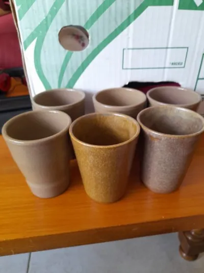 Lot 6 verres dépareillés en grès diamètre : 7,5 cm - Collection - Saint-Satur (18300)