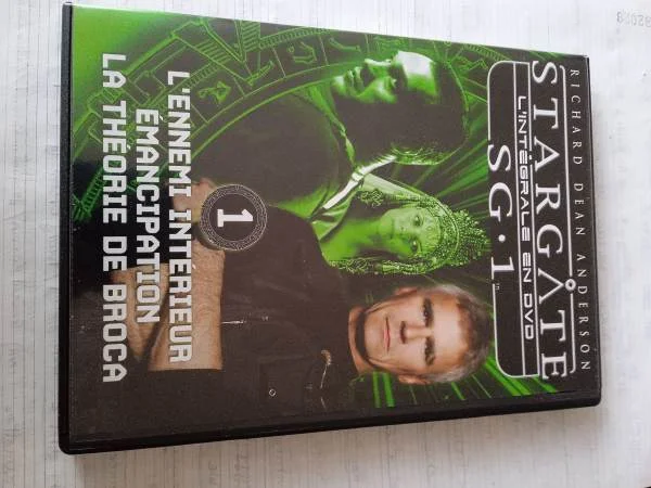 Dvd "stargate sg-1" - CD, DVD & Vinyles - Saint-Satur (18300)