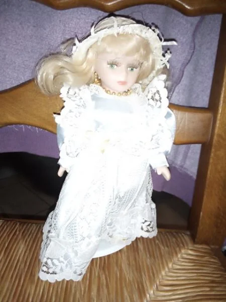 Poupée de porcelaine n°10 - Collection - Saint-Satur (18300)