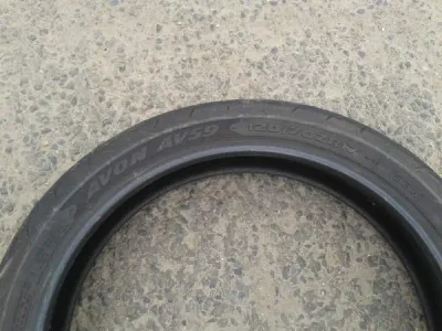 Pneu avant avon viper 120 /70 / zr 17 - photo 2