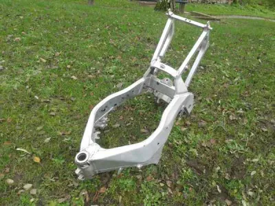 Cadre yamaha 750 yzf 1994 - photo 3