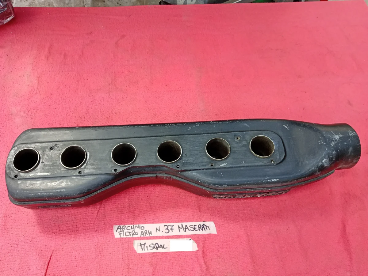Boîte à air sur collecteur pour Maserati Mistral - Équipements Auto - Nice (06300)
