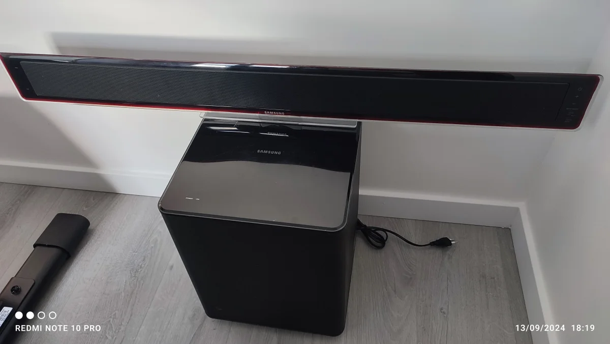 ENSEMBLE SAMSUNG HT-WS1R BARRE DE SON +CAISSON - Image & Son - Bussy-Saint-Georges (77600)