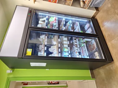 VITRINE REFRIGEREE POSITIVE - Restauration - Bersée (59235)