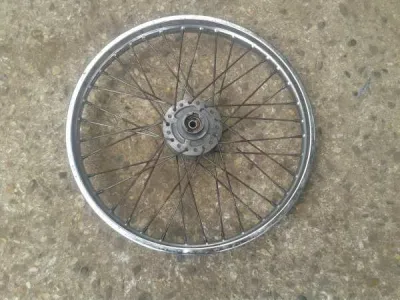 Roue avant kawasaki 125 kh 1977 - Équipements Moto - Dampleux (02600)