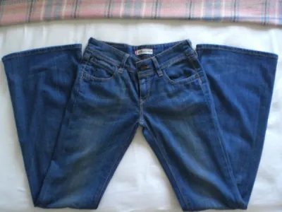 Jean marque suisse ou levis original neuf - photo 3