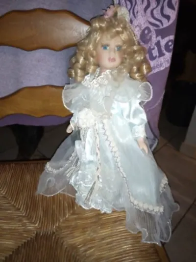 Poupée de porcelaine n°5 - Collection - Saint-Satur (18300)