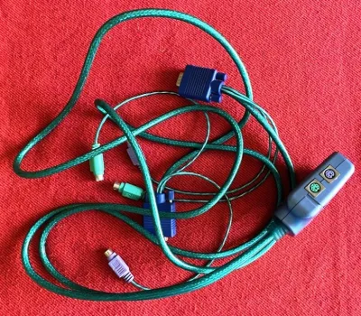 KVM pour relier deux ordinateurs sur un écran - photo 3