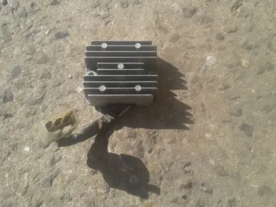 Régulateur yamaha 400 rd 1977 - photo 2