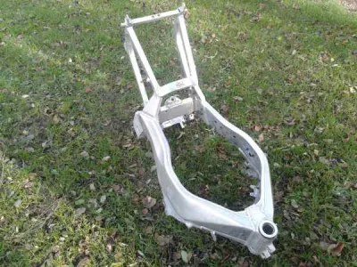 Cadre yamaha 750 yzf 1993 - photo 4