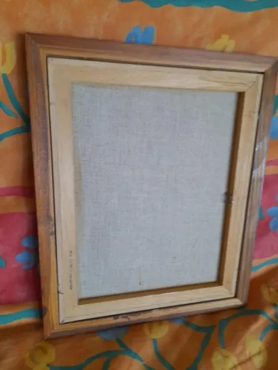 Ancien cadre en bois - bois foncé et fine dorure - - Décoration - Saint-Satur (18300)