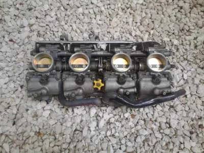 Rampe carburateur honda 600 hornet 2004 - Équipements Moto - Le Mans (72000)