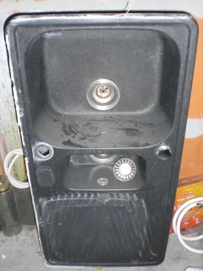 Evier en resine + robinet - Meubles