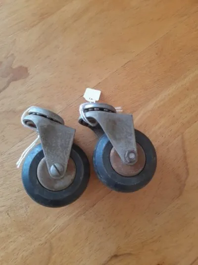 Lot 2 petites roulettes - photo 2