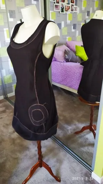 Robe noire t 38 motifs brun clair - photo 4