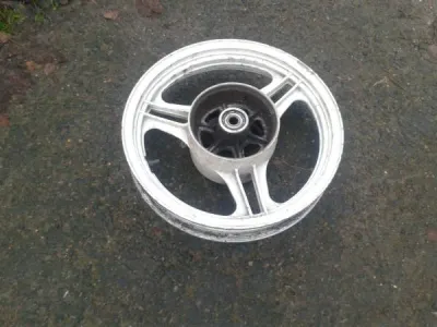 Roue arriére blanche kawasaki 500 gpz 1993 - photo 2