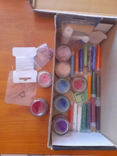 Lot petites perles, fils elastique et nylon - photo 3