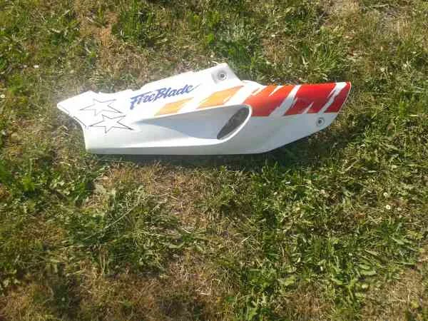 Cache latéral droit blanc tigre honda 900 cbr 1993 - Équipements Moto - Le Pré-Saint-Gervais (93310)