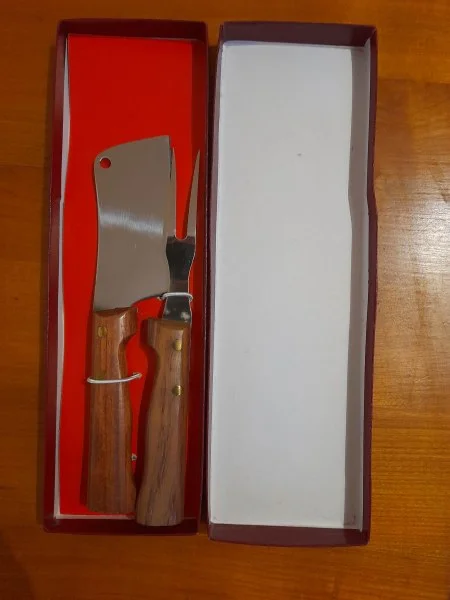 Ensemble service à fromage " le pionnier " thiers - Collection - Saint-Satur (18300)