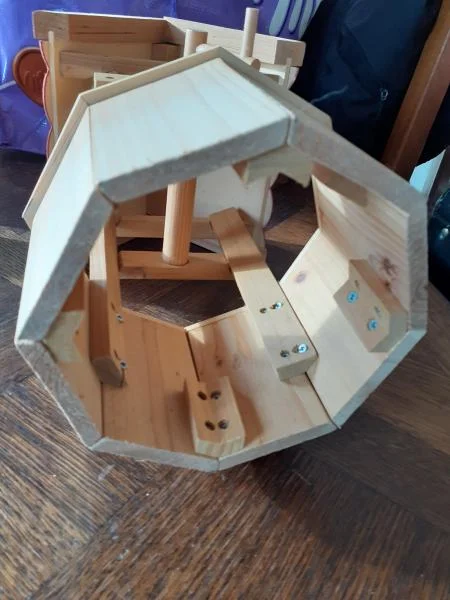 Petit puits décoratif en bois - Décoration - Saint-Satur (18300)