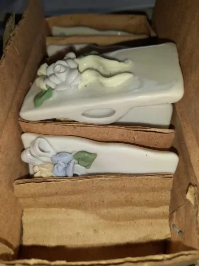 Boite de 6 portes noms en céramique - vintage - photo 2