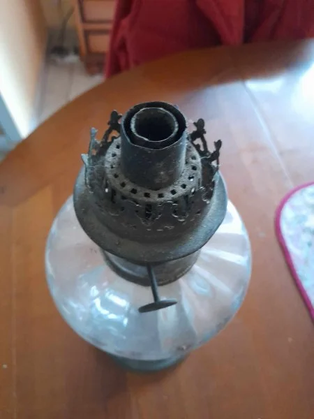 Ancienne lampe à pétrole - Collection - Saint-Satur (18300)