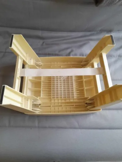 Marche pied pliable en plastique - vintage - Collection - Saint-Satur (18300)